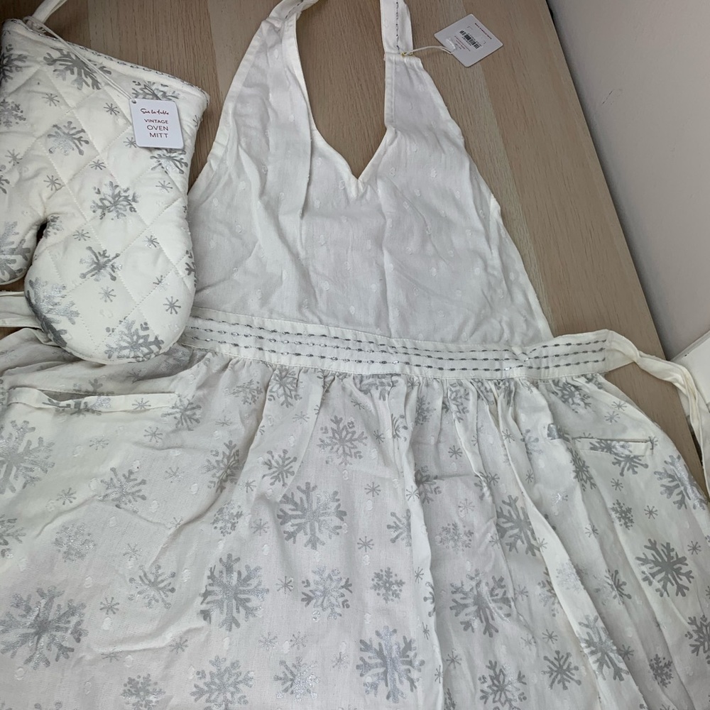 Snowflake Cooking apron